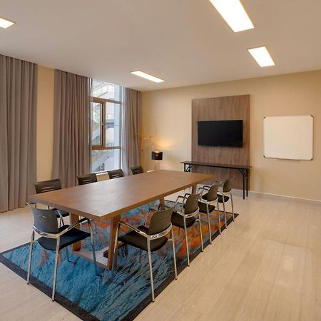 Protea Hotel By Marriott Lusaka International Airport エクステリア 写真