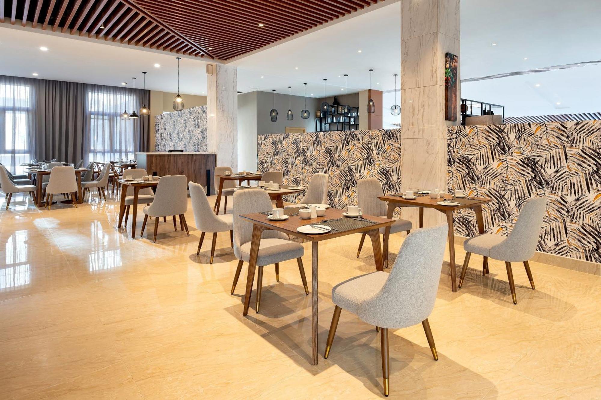 Protea Hotel By Marriott Lusaka International Airport エクステリア 写真