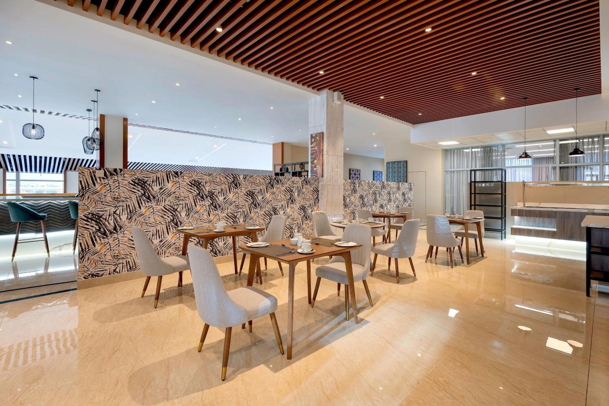 Protea Hotel By Marriott Lusaka International Airport エクステリア 写真