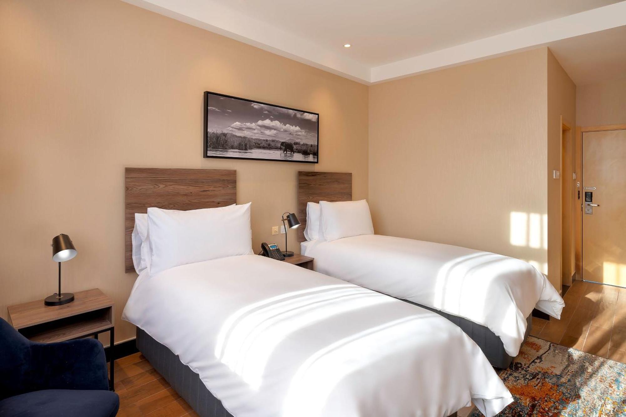 Protea Hotel By Marriott Lusaka International Airport エクステリア 写真