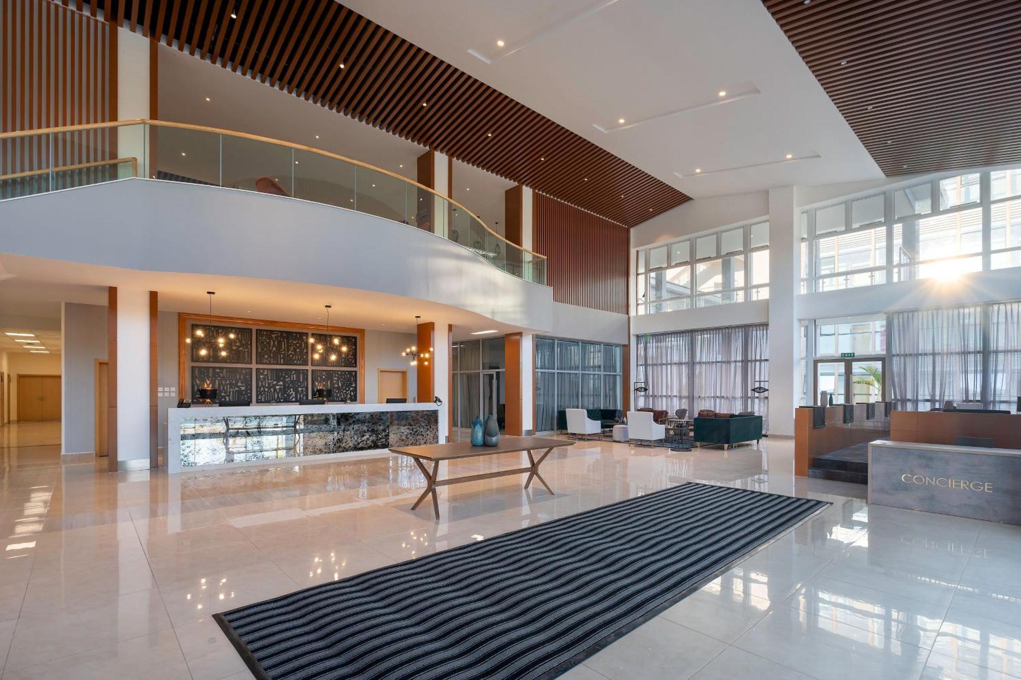 Protea Hotel By Marriott Lusaka International Airport エクステリア 写真