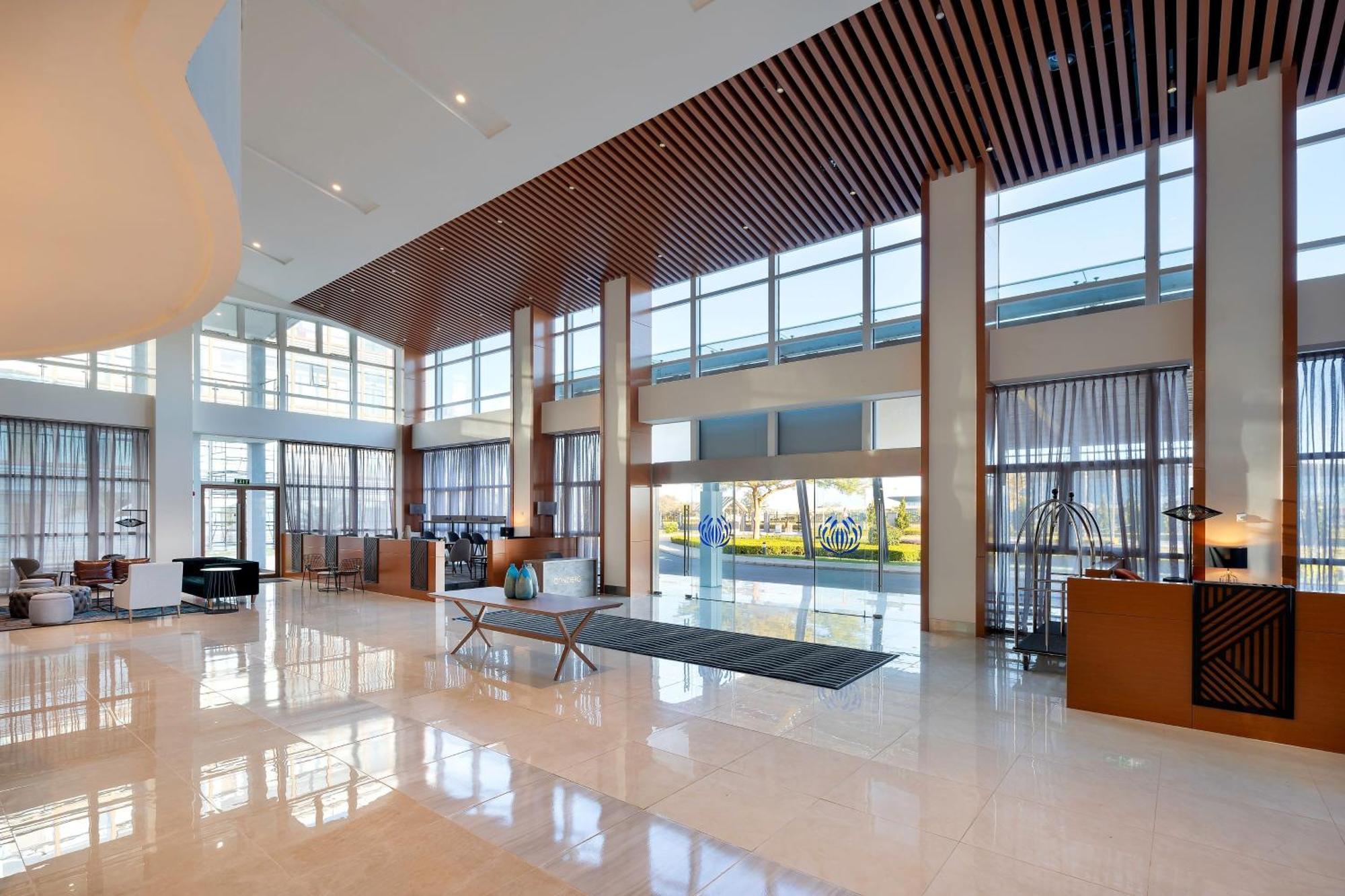 Protea Hotel By Marriott Lusaka International Airport エクステリア 写真