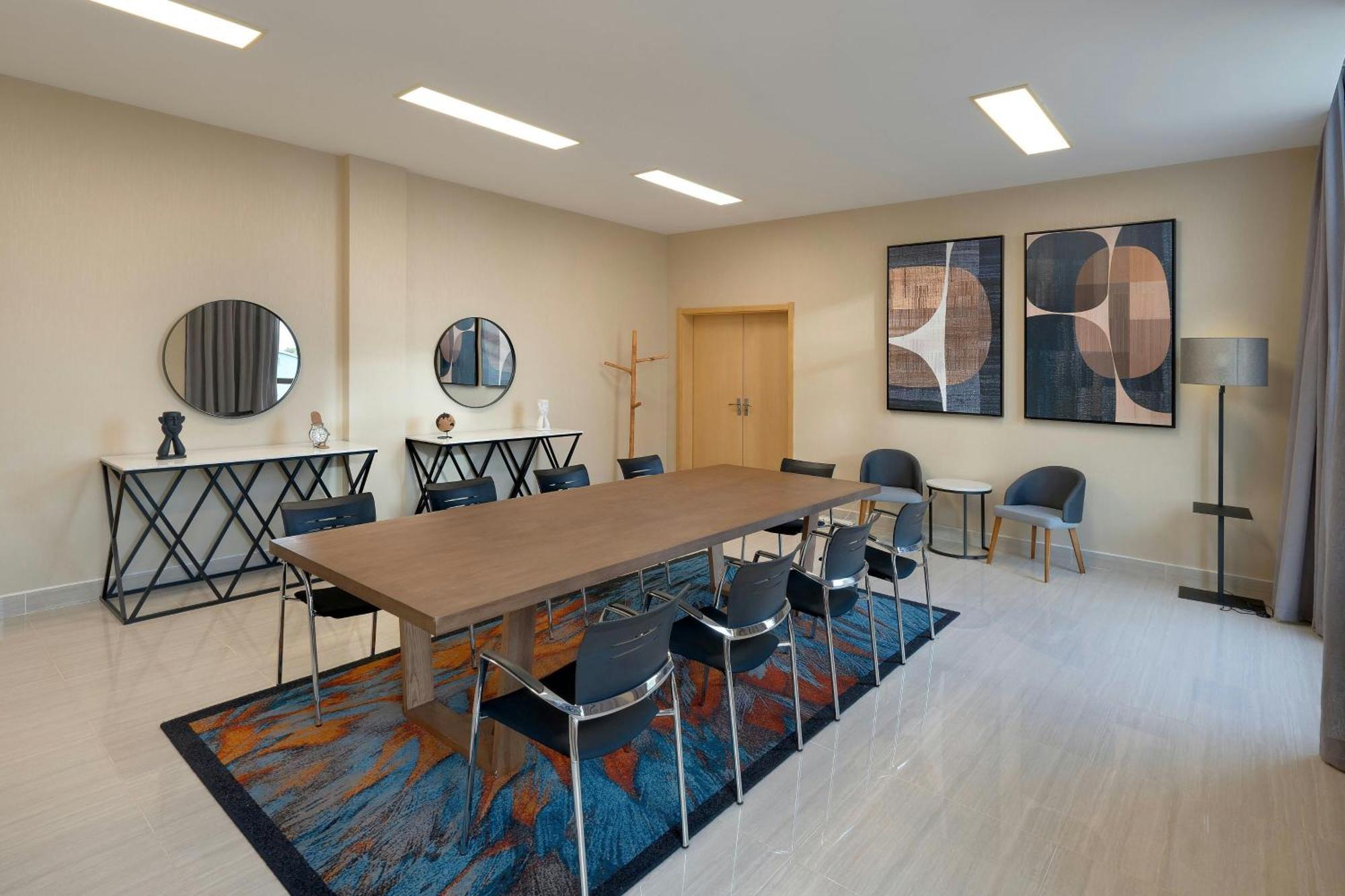 Protea Hotel By Marriott Lusaka International Airport エクステリア 写真