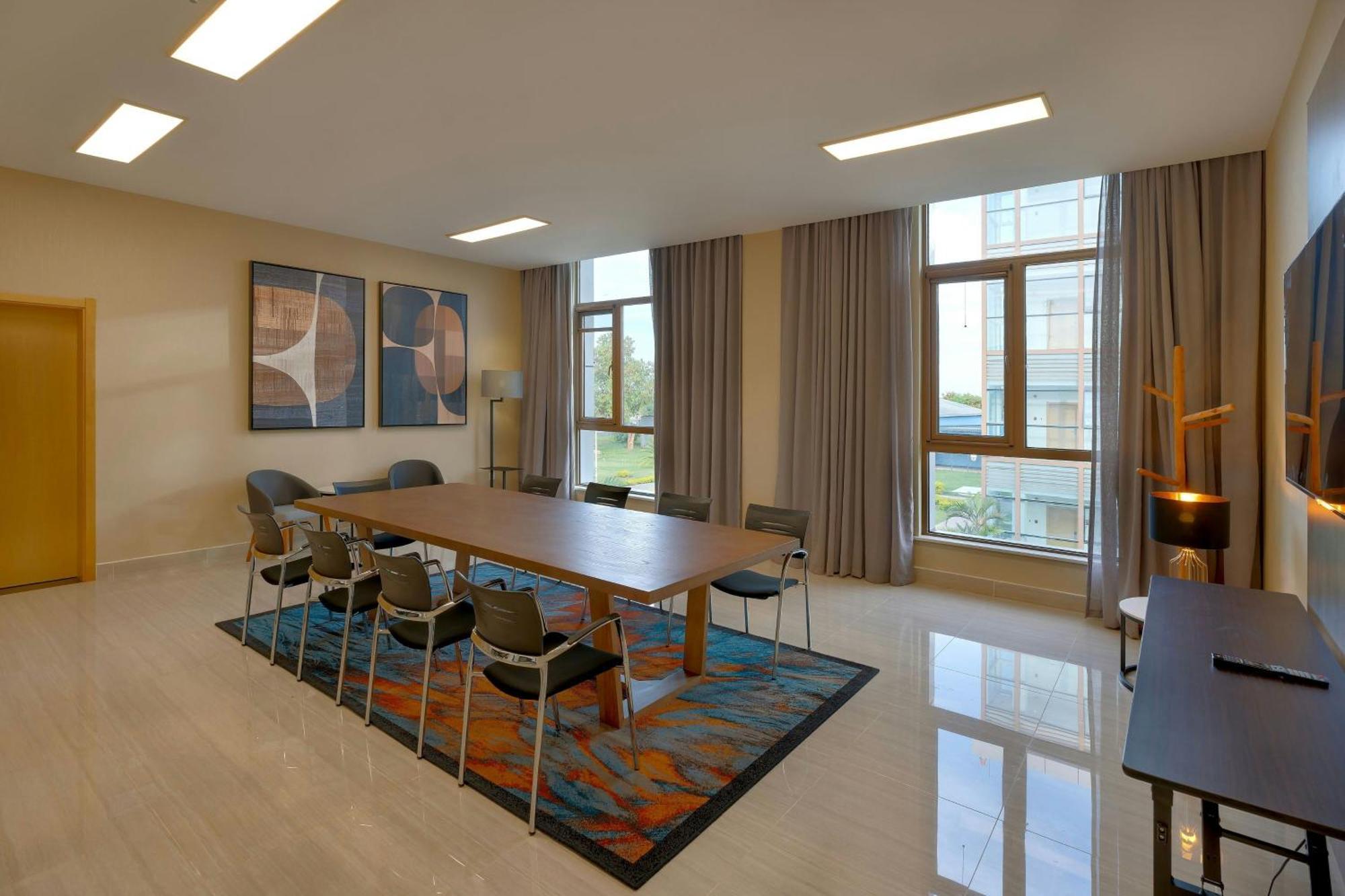 Protea Hotel By Marriott Lusaka International Airport エクステリア 写真