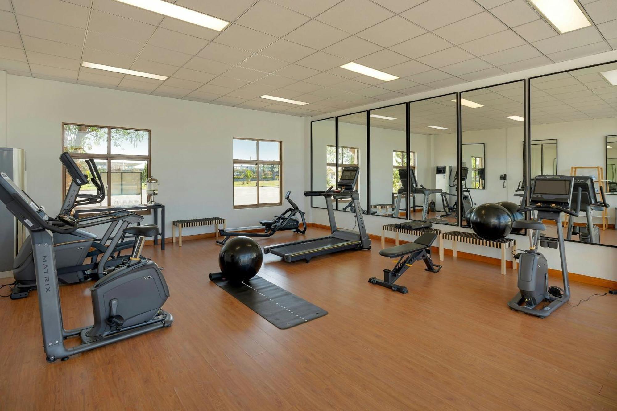 Protea Hotel By Marriott Lusaka International Airport エクステリア 写真
