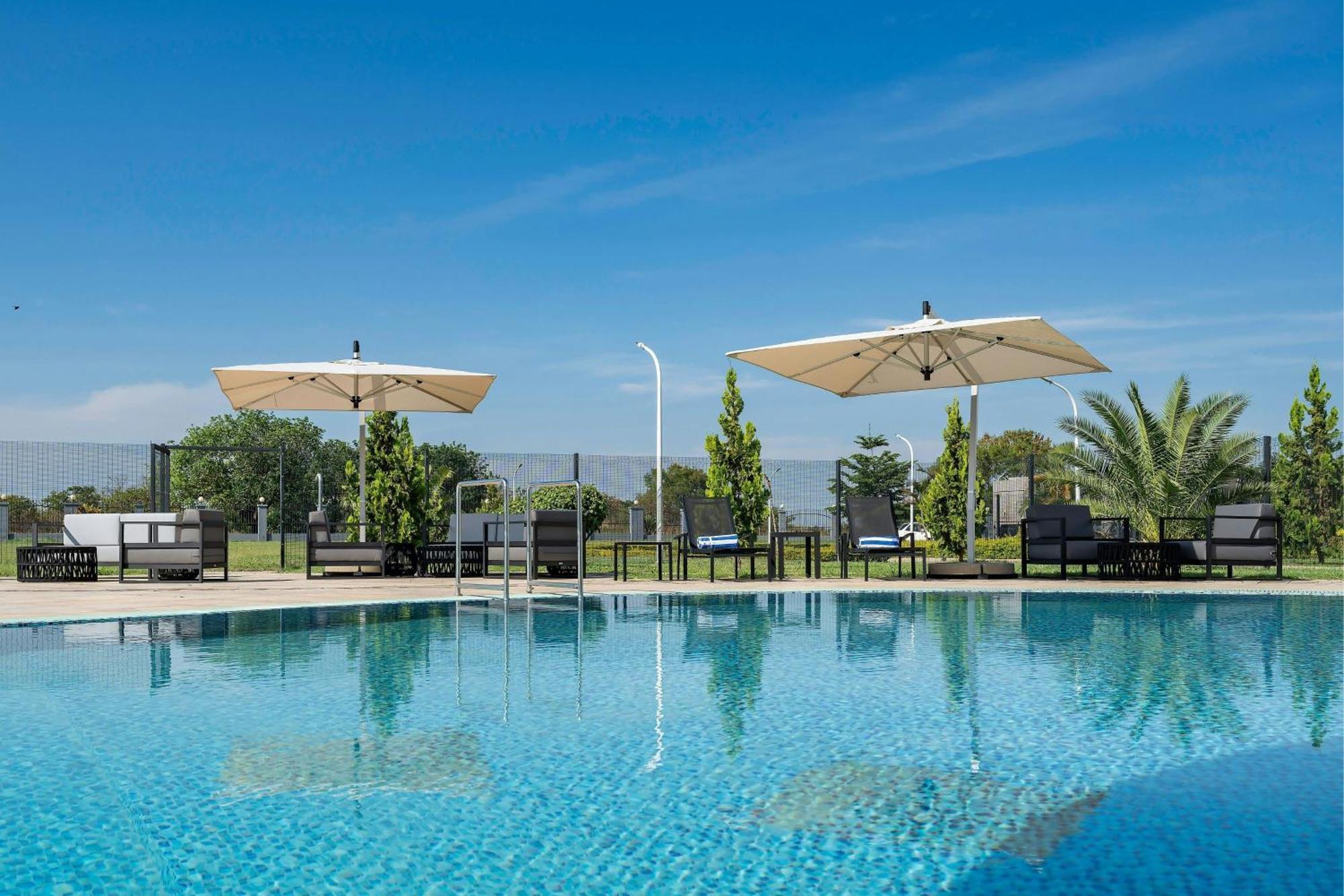 Protea Hotel By Marriott Lusaka International Airport エクステリア 写真