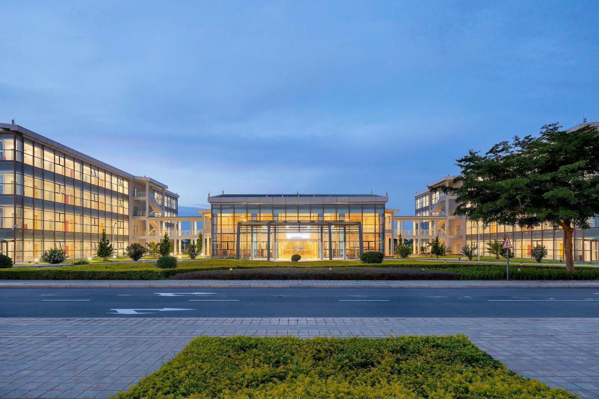 Protea Hotel By Marriott Lusaka International Airport エクステリア 写真