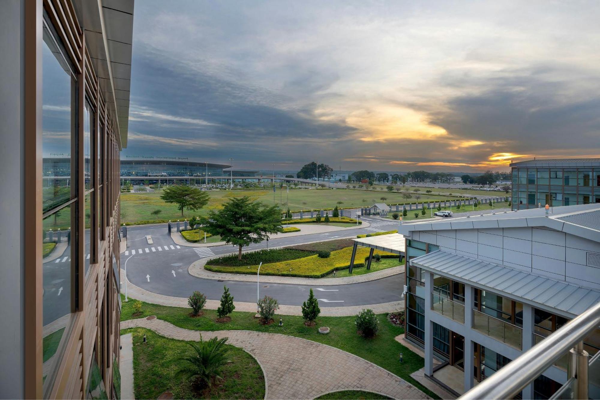 Protea Hotel By Marriott Lusaka International Airport エクステリア 写真